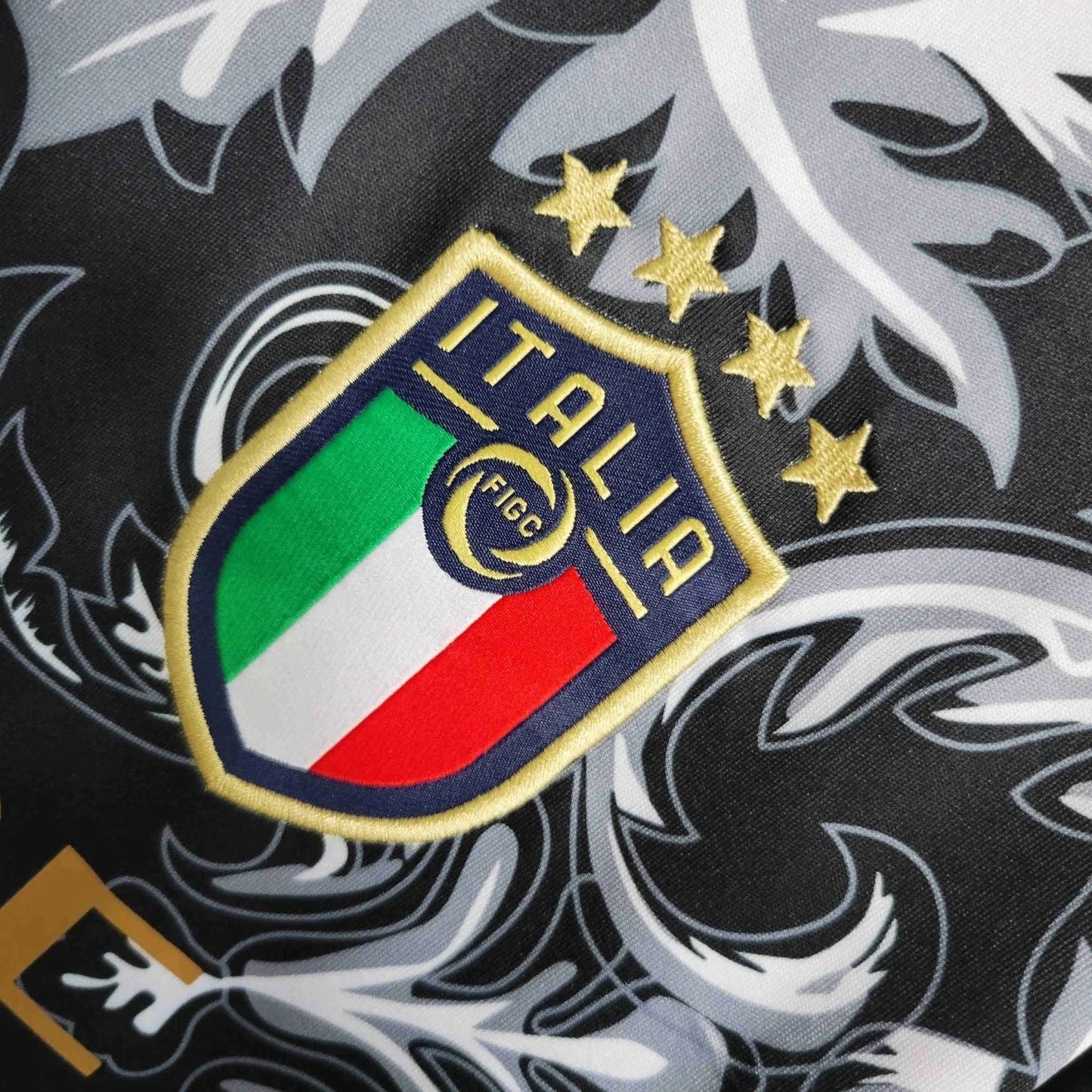 Italia – Limited Concept Versace Black